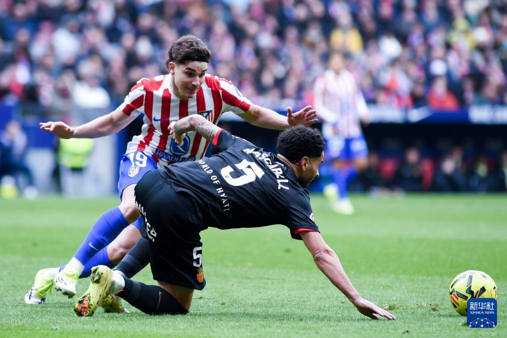 什么是“慢打（Slow Play）”的风险？解析给对手免费看牌的致命后果。（慢打（Slow Play）的隐患：让对手免费看牌的致命代价）