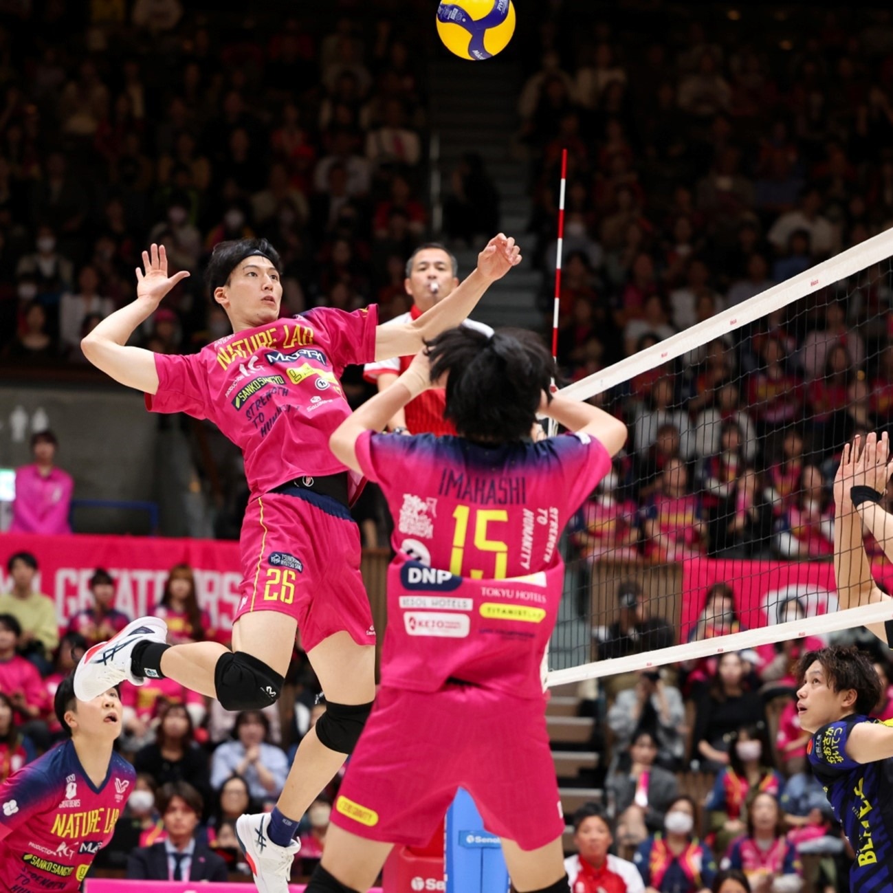 接下来你将要面对的是速度99的那个男人。#马丁斯#上海申花